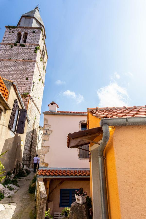 Apartman Verbenia Vrbnik Exterior foto